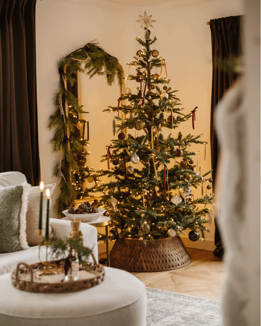 Árvore de Natal artificial de abeto nobre de 7 pés com 500 luzes LED brancas quentes