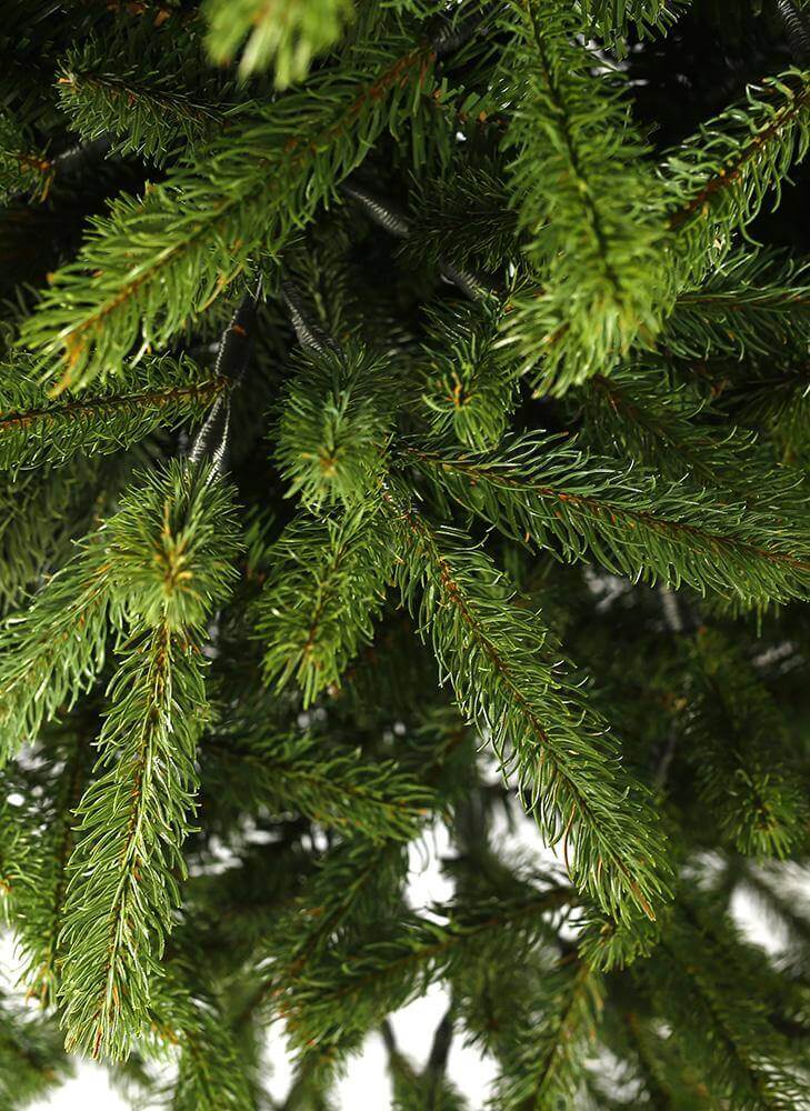 Árvore de Natal artificial de abeto King Fraser de 6,5 pés com 750 luzes LED brancas quentes