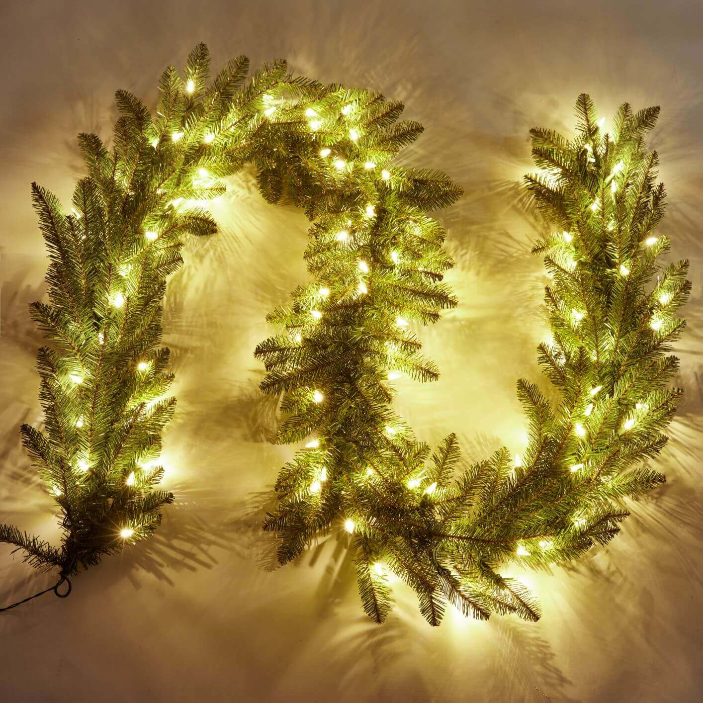 Guirlanda de abeto Yorkshire com luzes LED brancas quentes (acionadas por tomada)