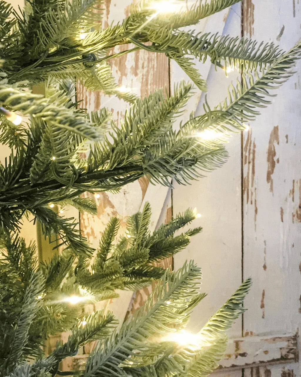 Árvore de Natal artificial de abeto nobre de 7 pés com 500 luzes LED brancas quentes