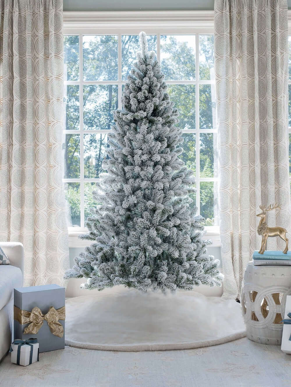 Árvore de Natal artificial Prince Flock® de 7 pés com 400 luzes LED brancas quentes