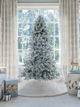 Árvore de Natal artificial Prince Flock® de 8 pés com 550 luzes LED brancas quentes