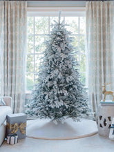 Árvore de Natal artificial Queen Flock® de 6,5 pés com 650 luzes LED brancas quentes