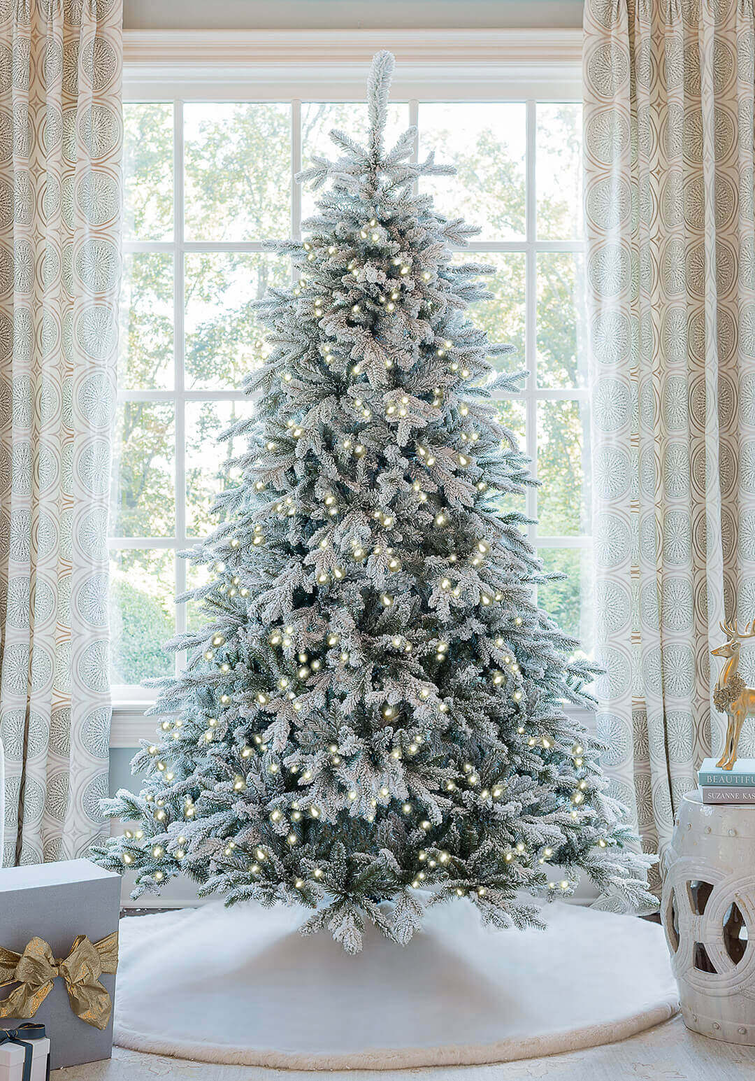 Árvore de Natal artificial Queen Flock® de 6,5 pés com 650 luzes LED brancas quentes