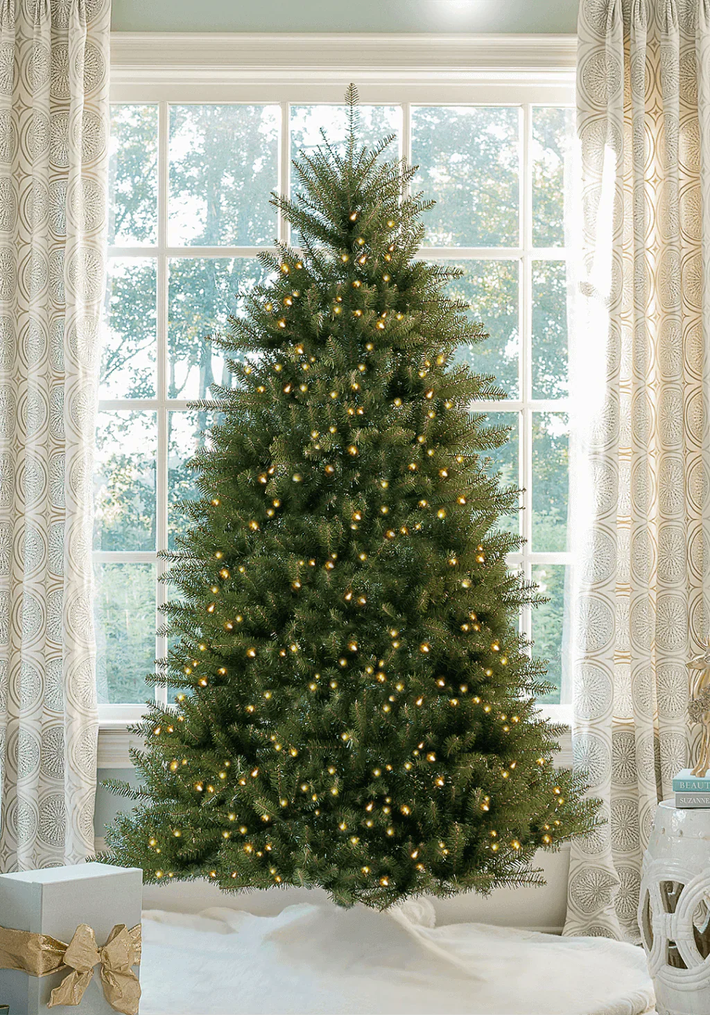 Árvore de Natal artificial de abeto Yorkshire de 6,5 pés com 500 luzes LED brancas quentes