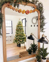 Árvore de Natal artificial de abeto Yorkshire de 7,5 pés com 600 luzes LED brancas quentes
